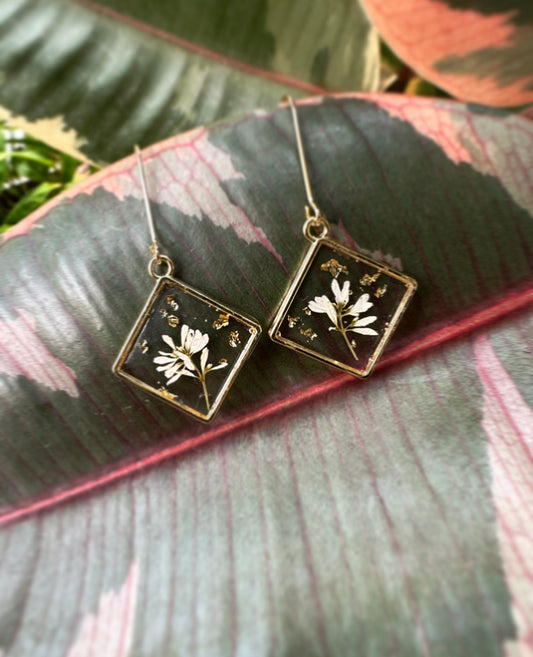 Blanc Fleur Earrings (preorder)